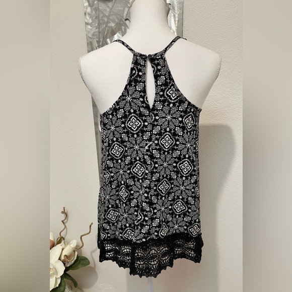 Mossimo Supply Co. Tank Top - Picture 4 of 8